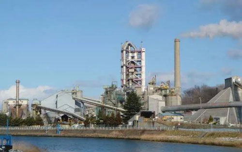 Цементний завод, Хатінохе, префектура Аоморі, Японія.